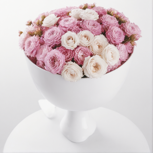 Ramo de rosas rosas y blancas Floristería en Málaga