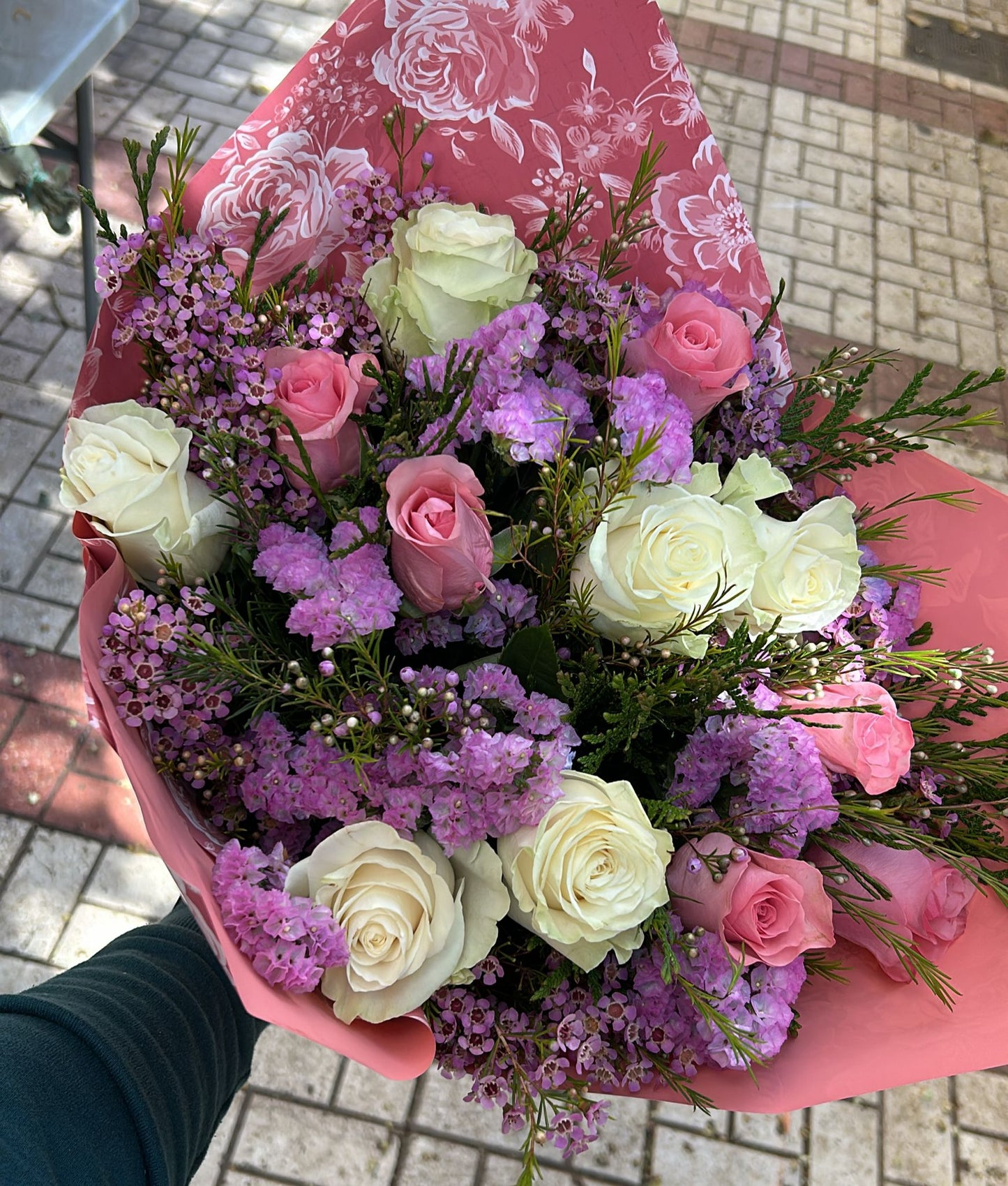 Ramo de rosas rosas Floristería en Málaga