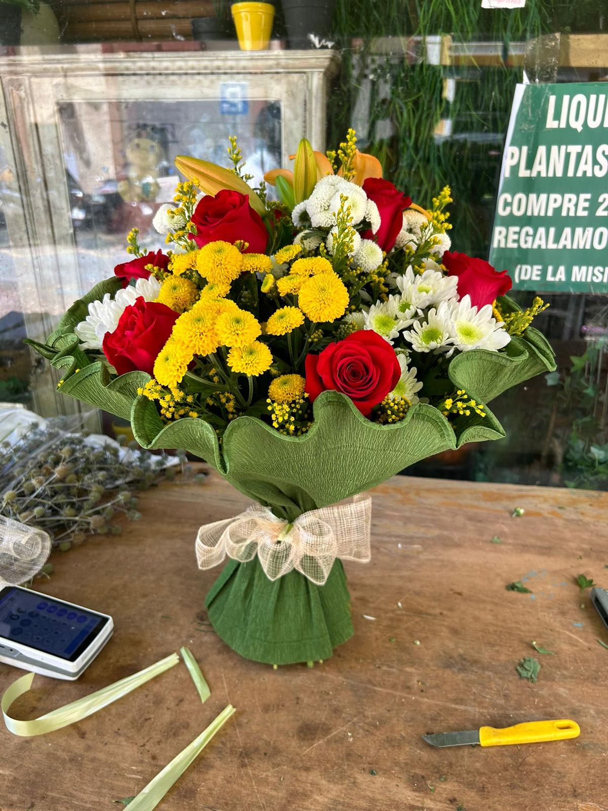 Ramo de rosas rojas Floristería en Málaga