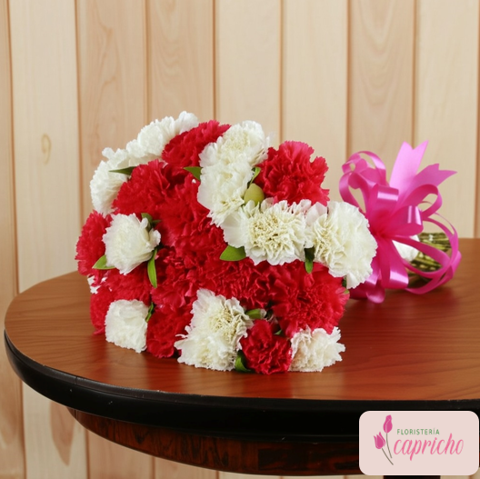 Ramo de claveles Floristería en Málaga