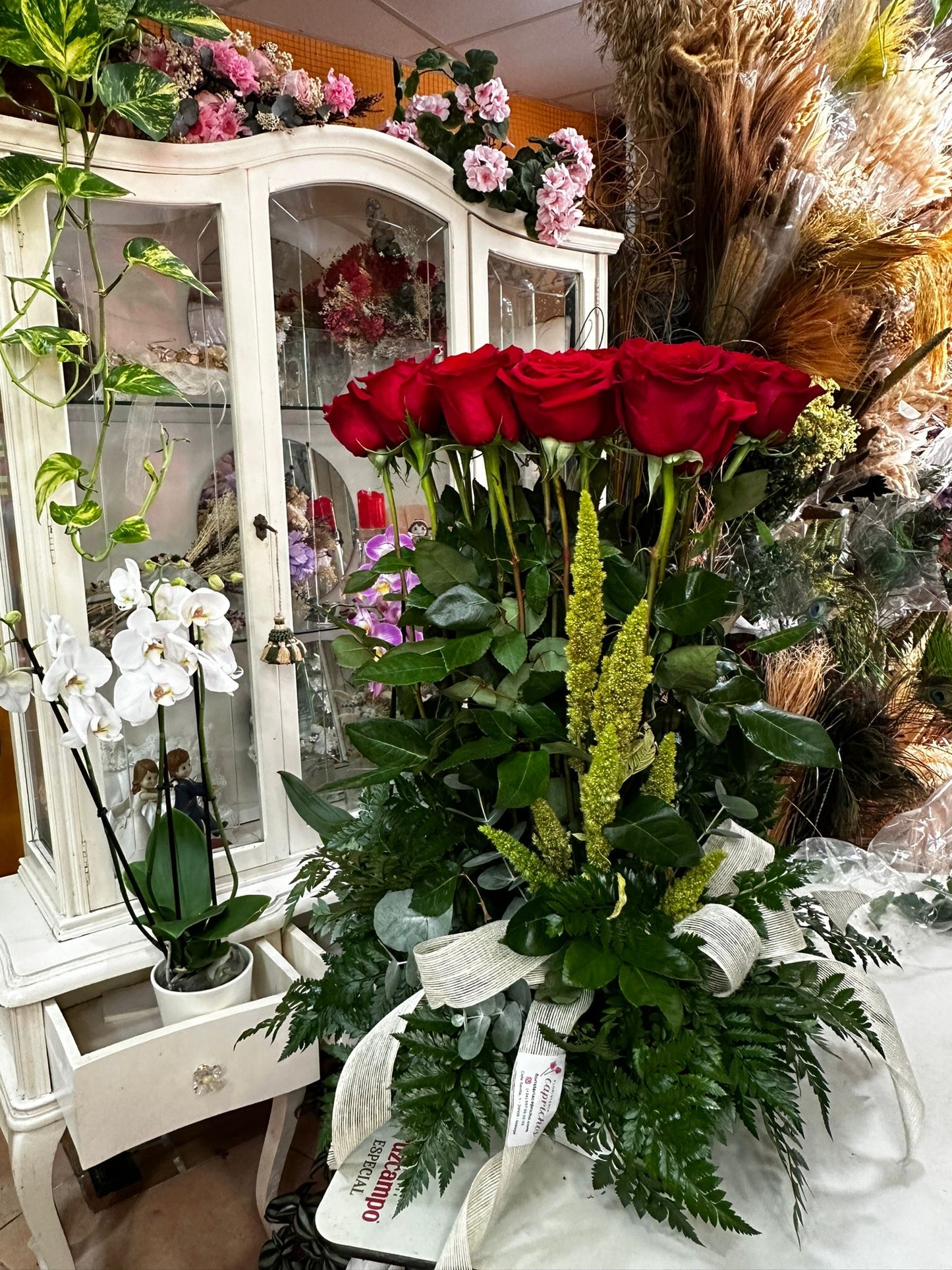Ramo Vertical de 24 Rosas Rojas