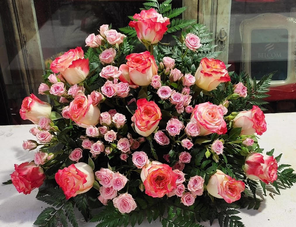 Unitary Roses and Pitimini Roses